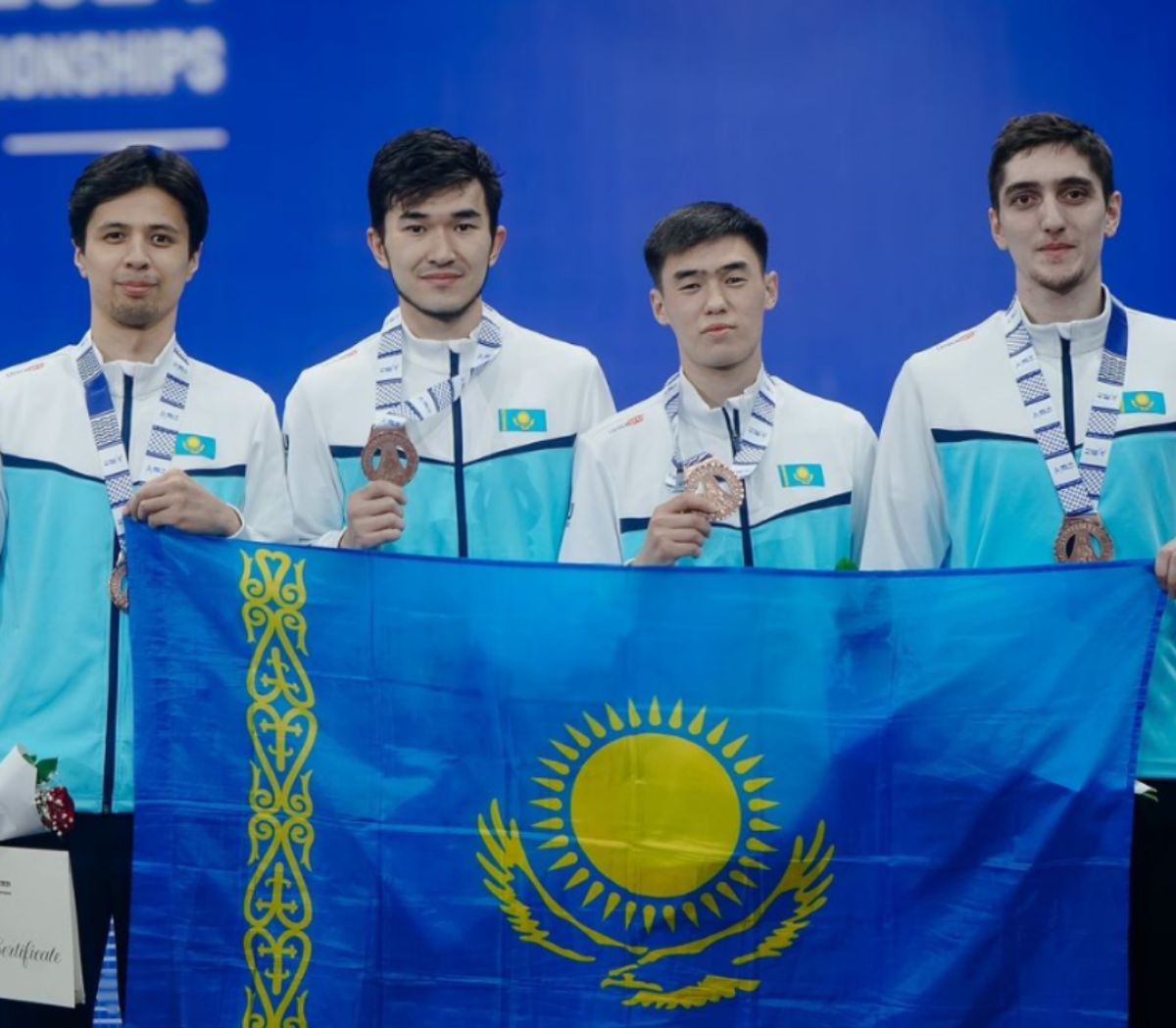 Мужская сборная Казахстана по шпаге завоевала золото на Чемпионате Азии